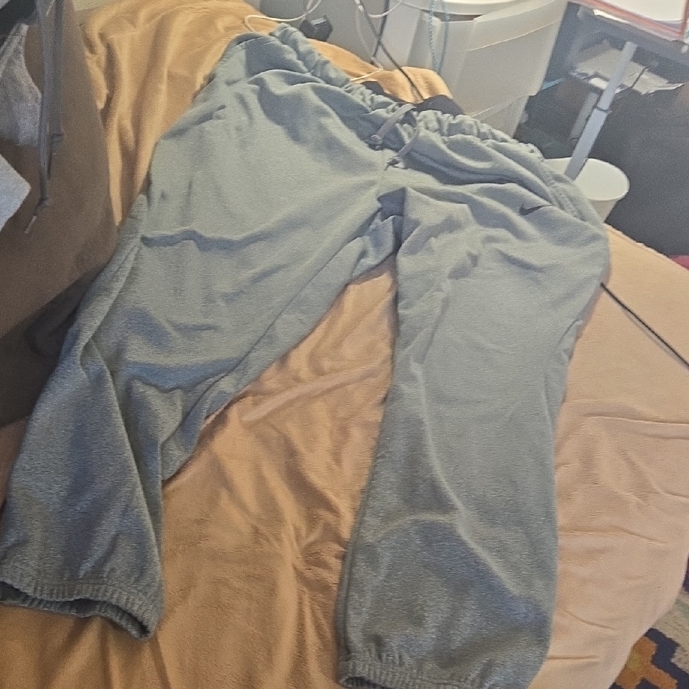 Nike Dri-FIT Gray Sweatpants